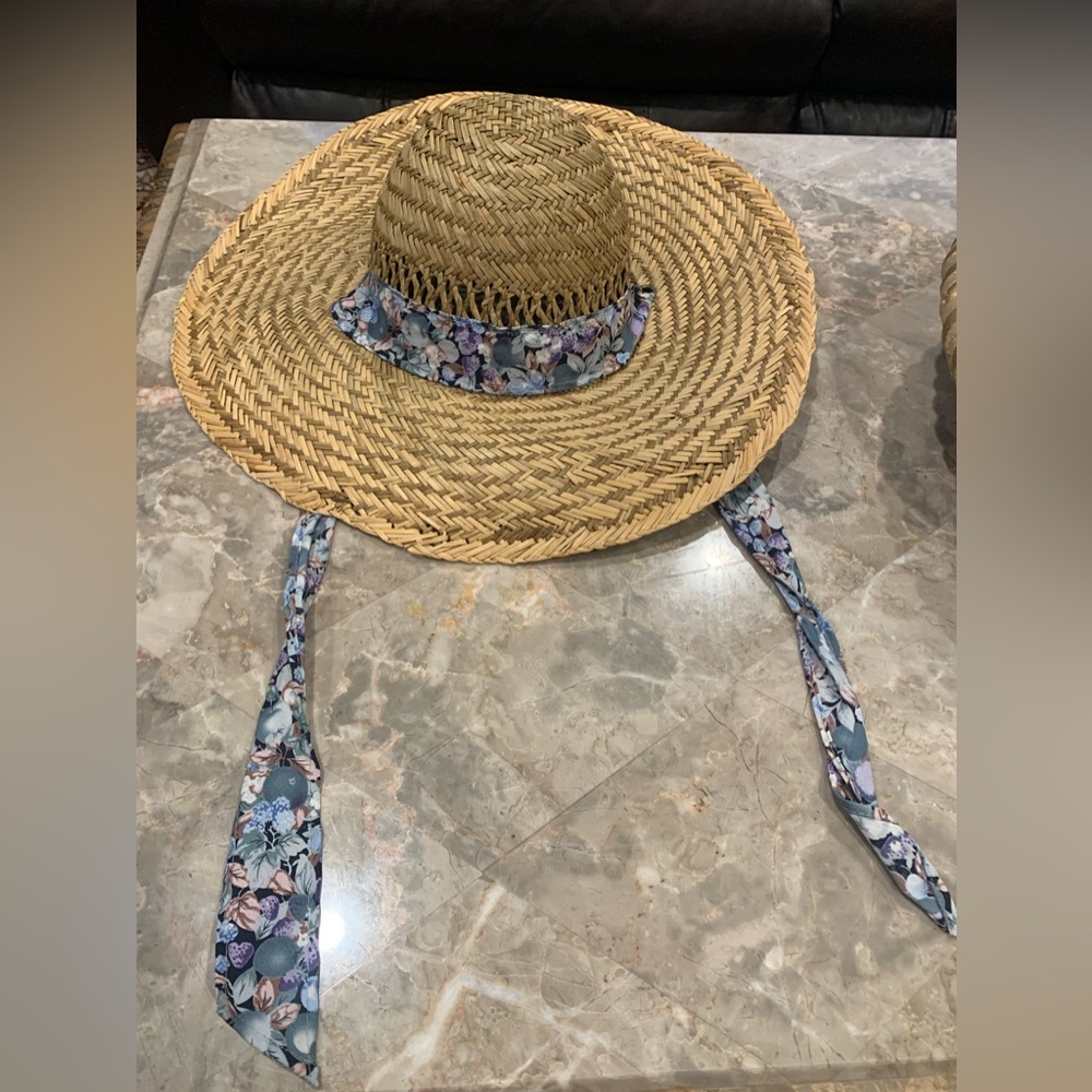TROPICAL TRENDS Straw Hat